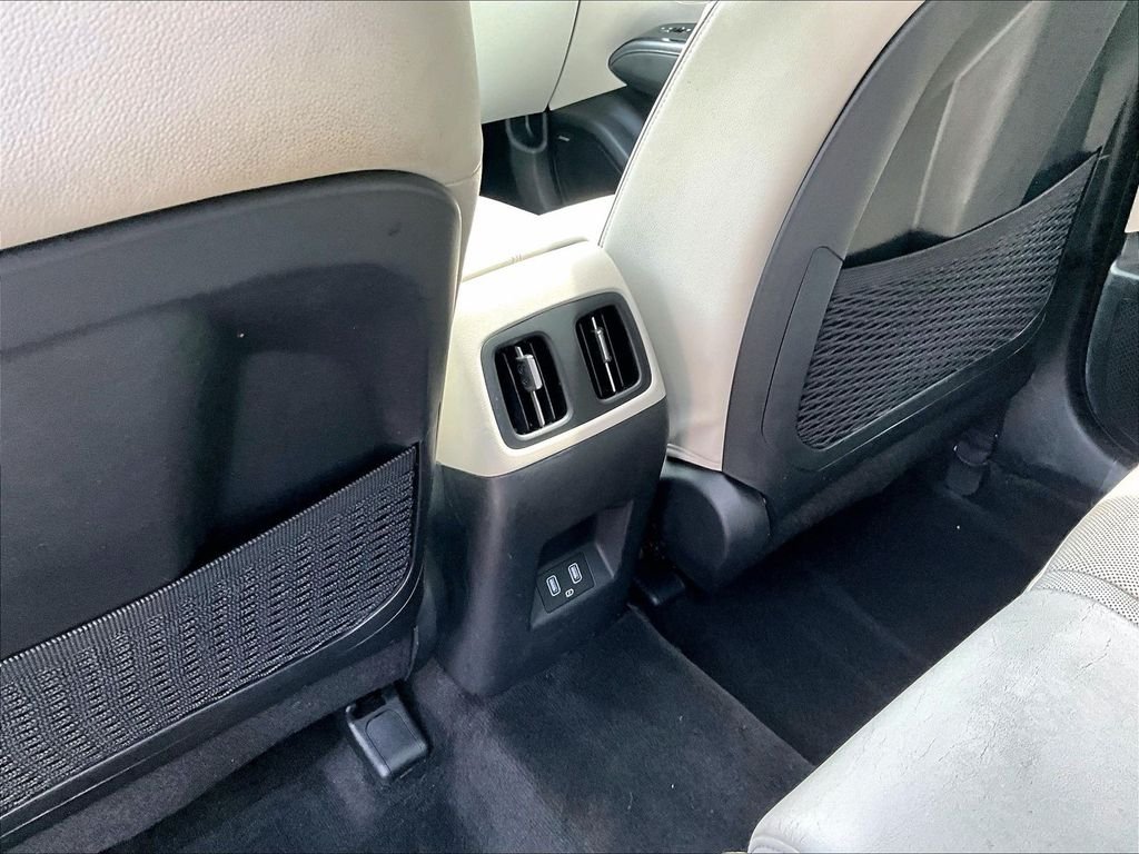 Used 2022 Black Hyundai SEL image 24