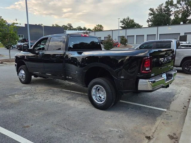 New 2026 Diamond Black Crystal Pearl-Coat Exterior Paint RAM Tradesman image 6
