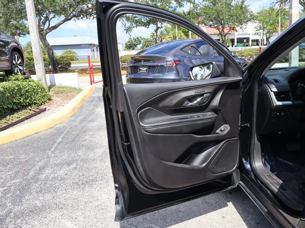 Used 2024 Black GMC SLT image 22