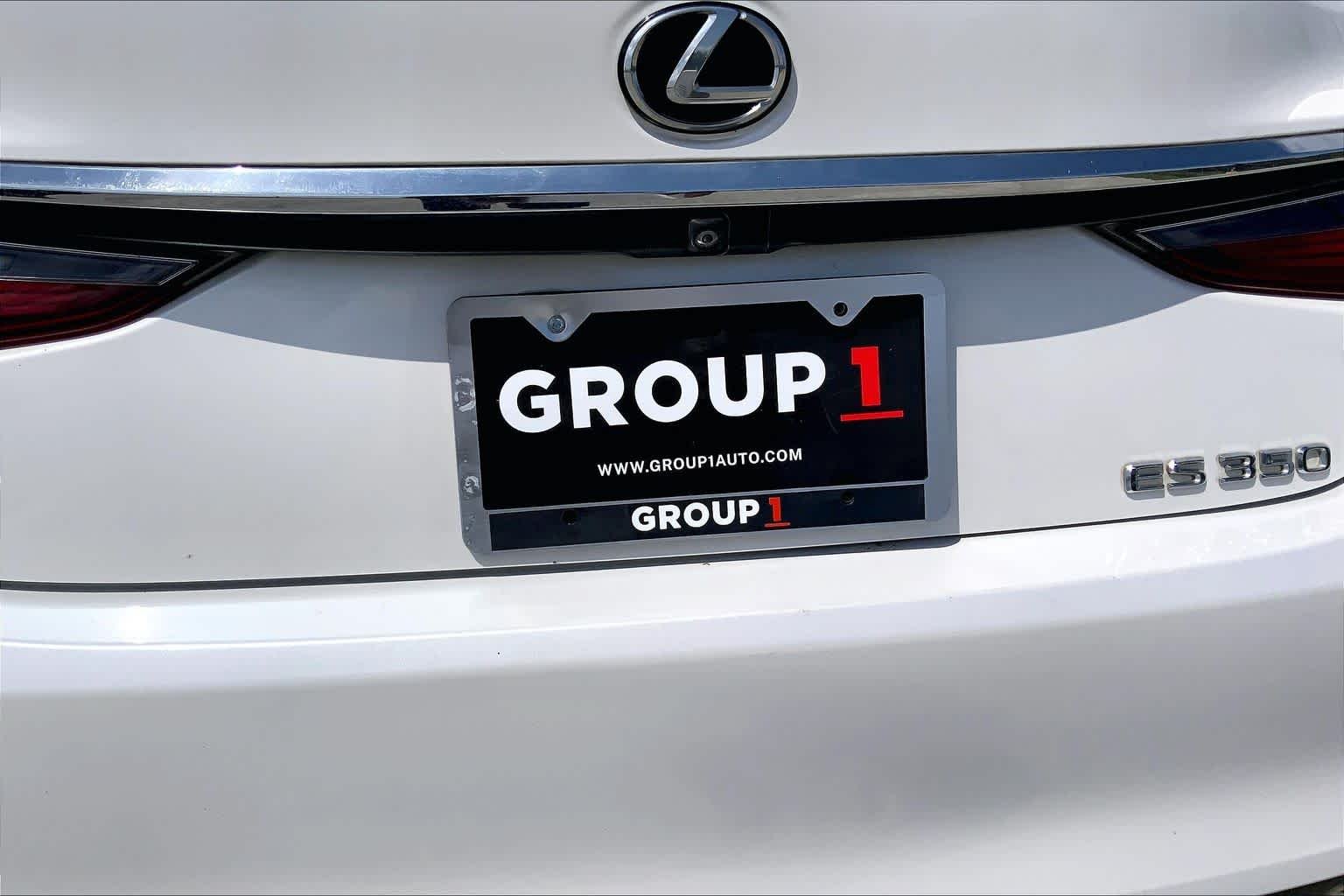 Used 2019 Eminent White Pearl Lexus  image 10