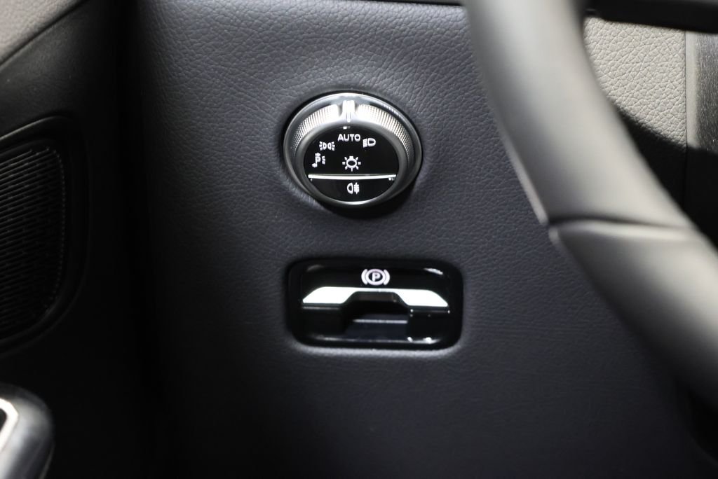 Used 2026 Black Mercedes-Benz GLC 300 image 19