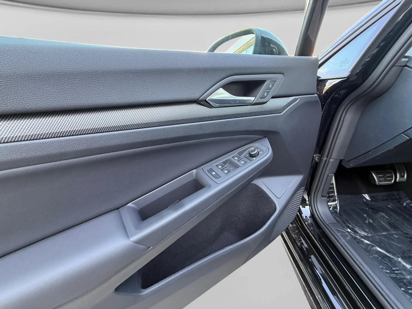 New 2026 Mythos Black Metallic Volkswagen  image 10