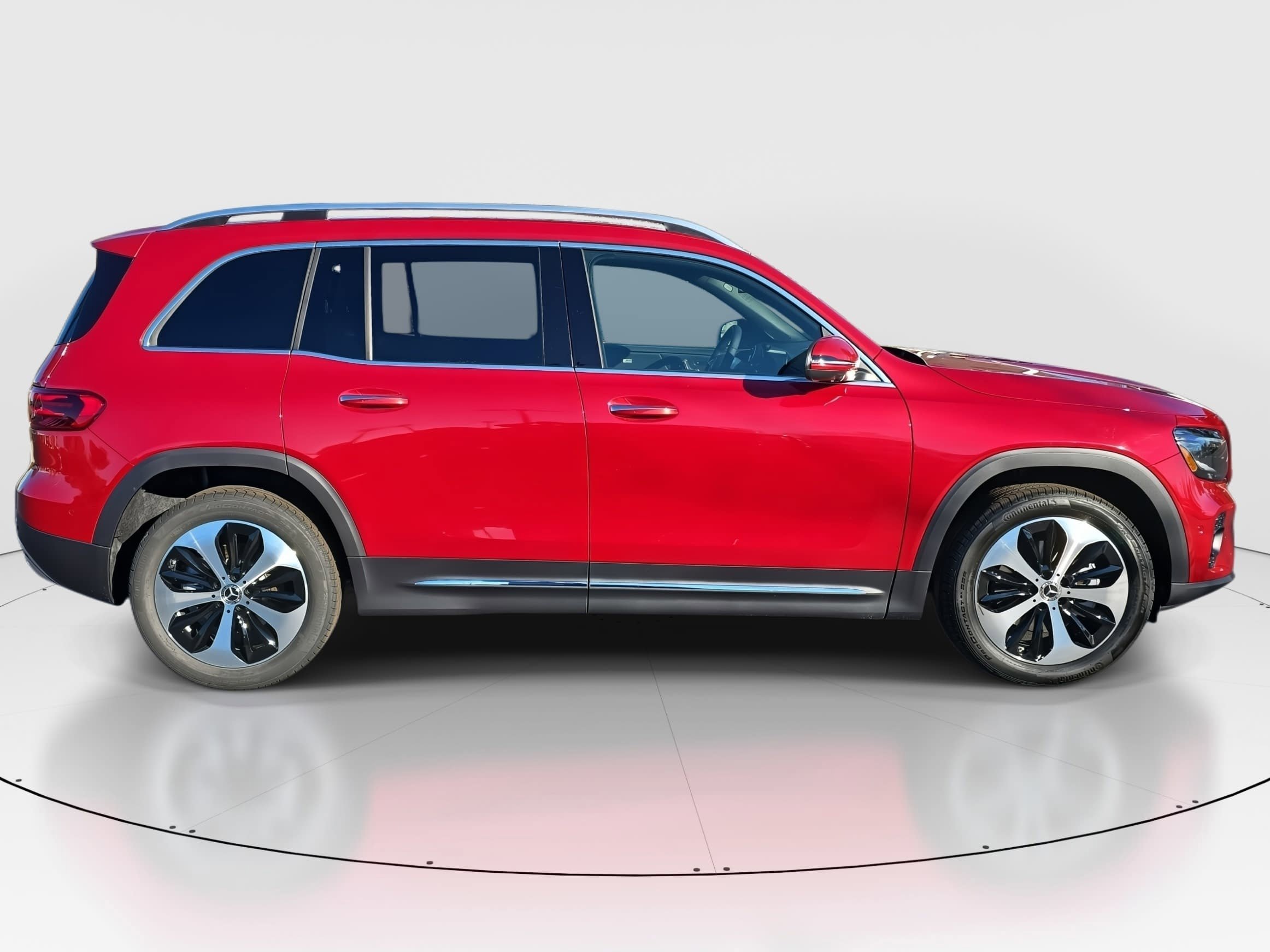 New 2026 MANUFAKTUR Patagonia Red Metallic Mercedes-Benz GLB250 image 4