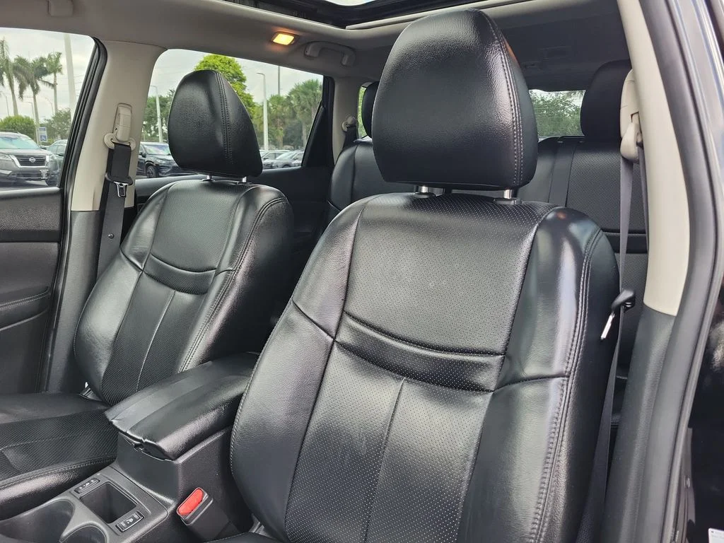 Used 2018 Black Nissan SL image 20
