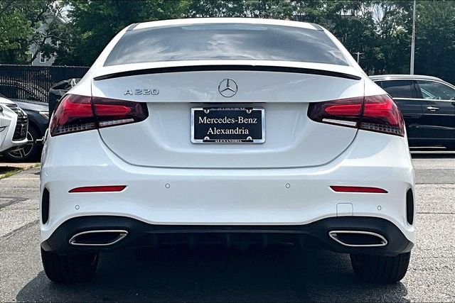 Used 2019 White Mercedes-Benz A 220 image 3