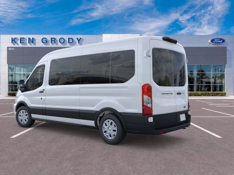 New 2026 Oxford White Ford XLT image 4