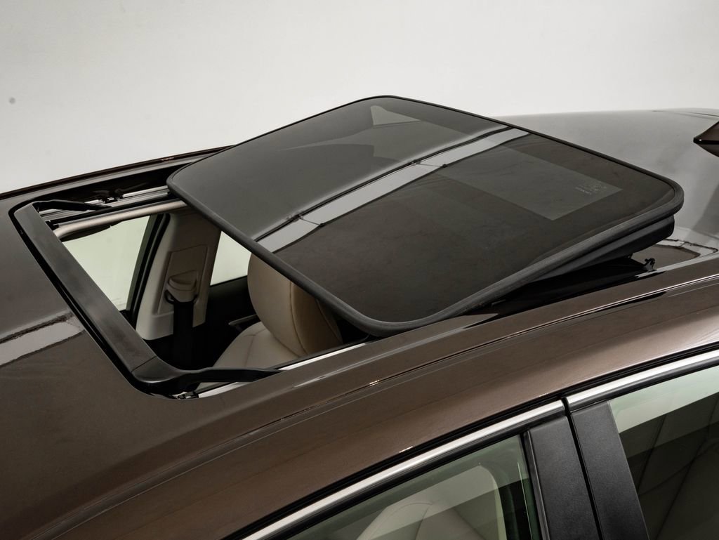 Used 2014 Pearl Lexus 200h image 14