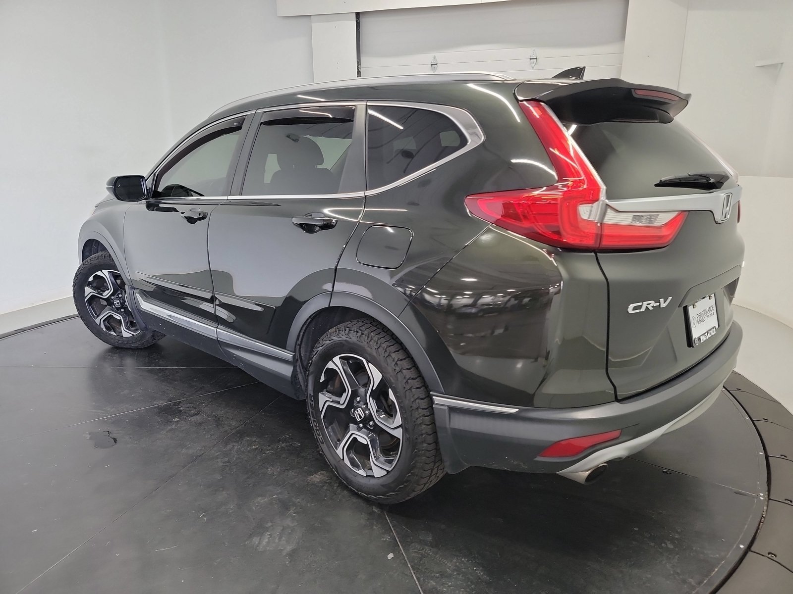 Used 2017 Crystal Black Pearl Honda Touring image 5