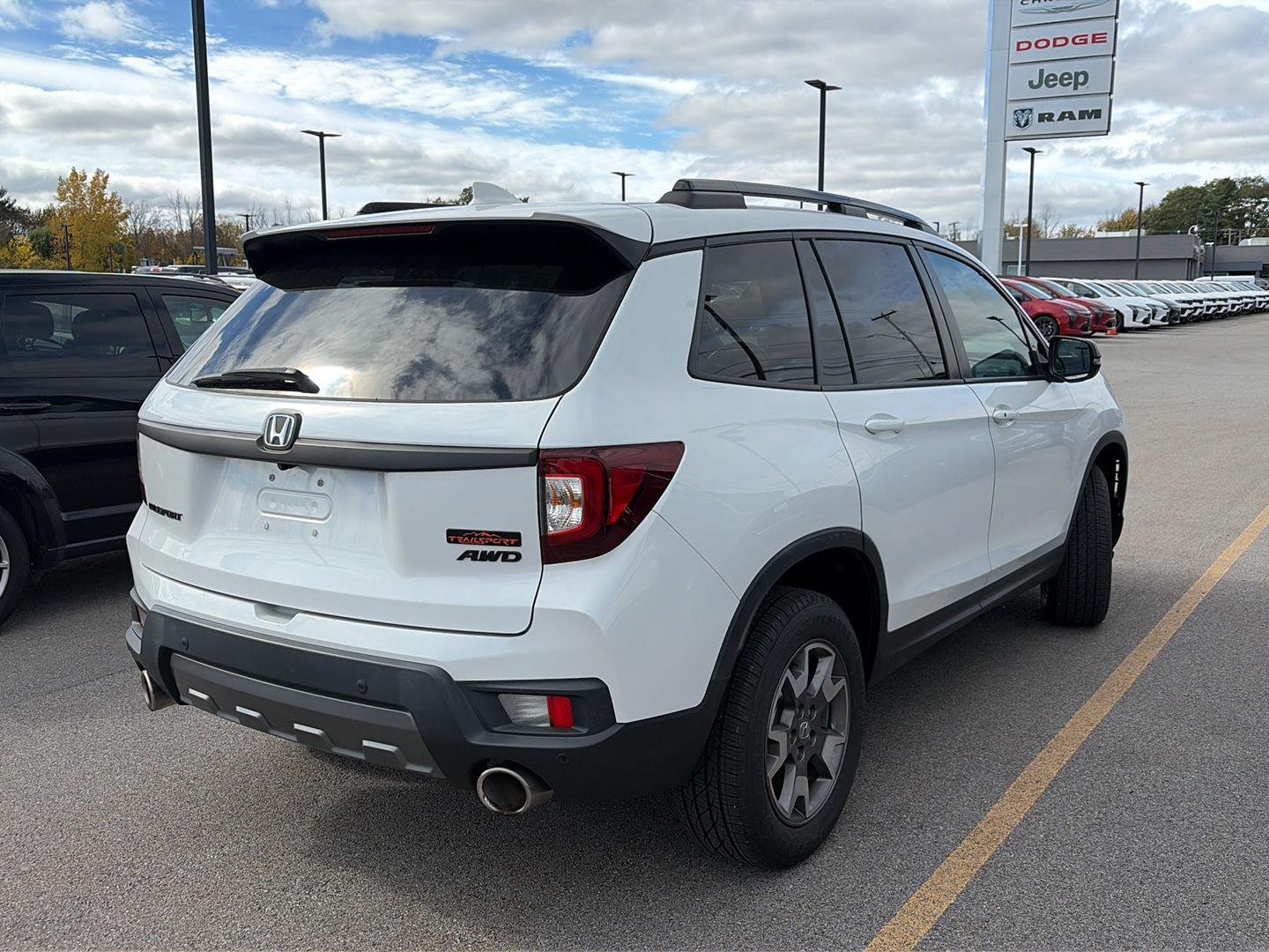 Used 2022 Platinum White Pearl Honda TrailSport image 2