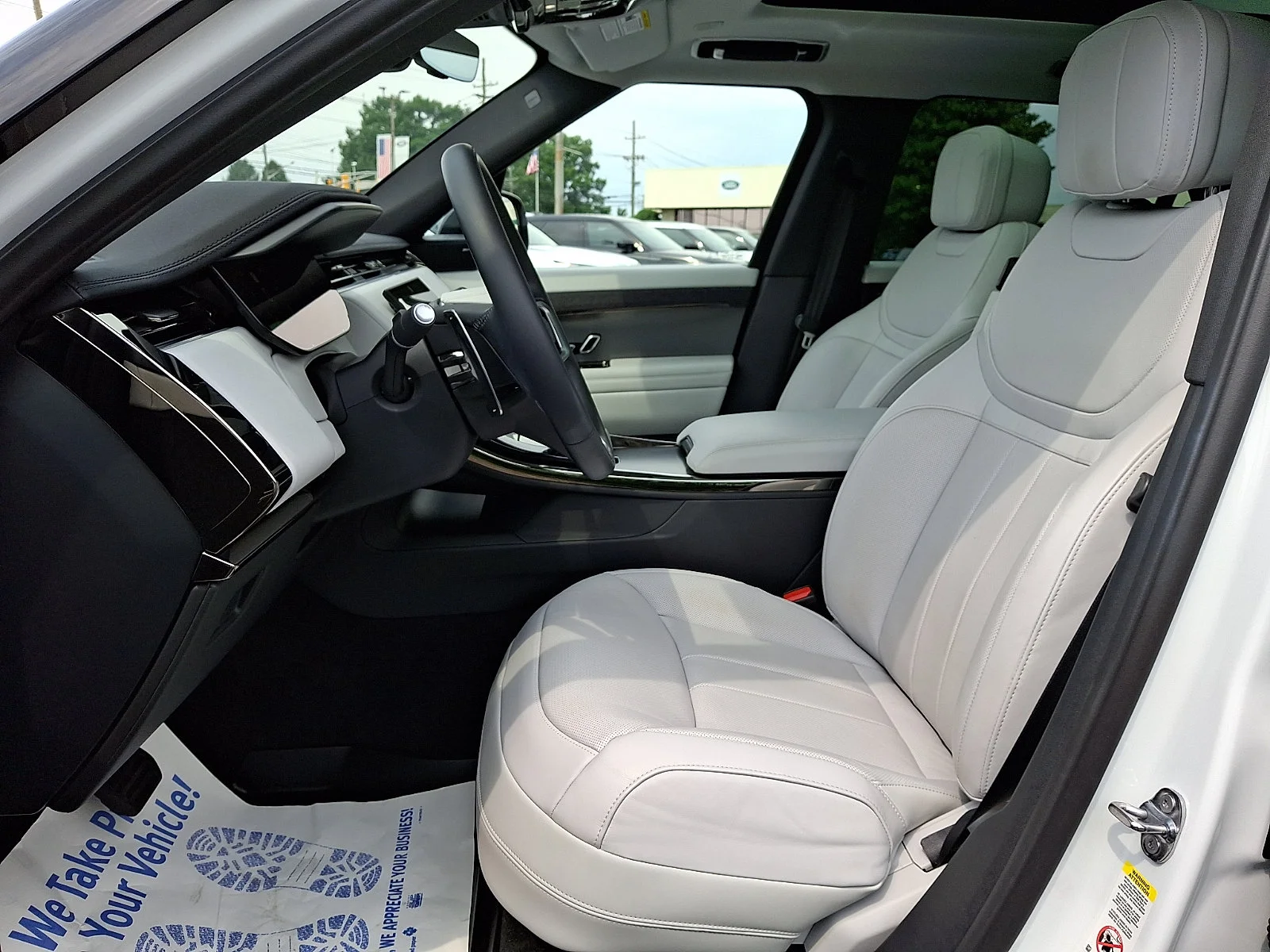 Certified Used 2024 Fuji White   1Aa Land Rover SE image 26
