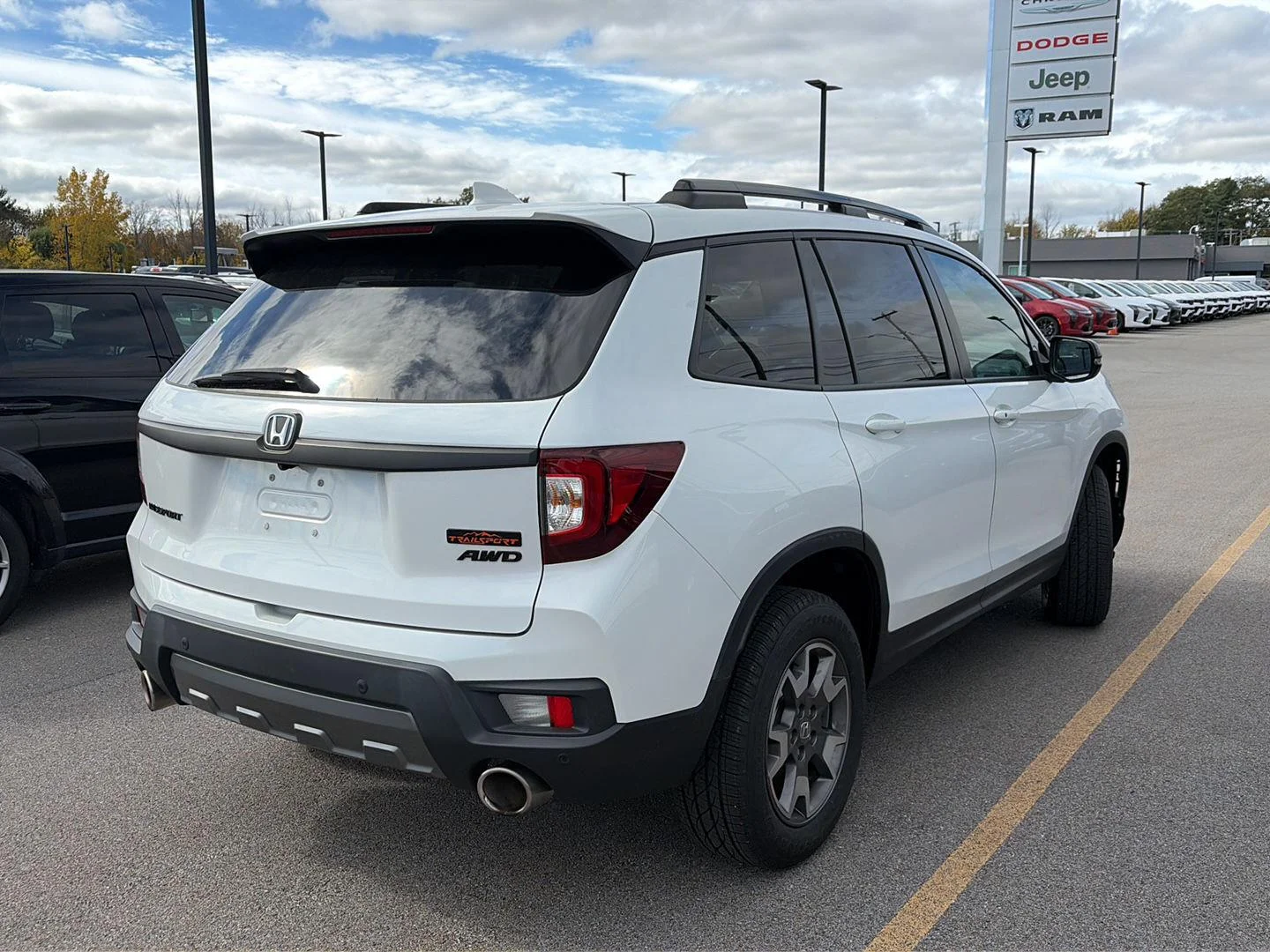 Used 2022 Platinum White Pearl Honda TrailSport image 2