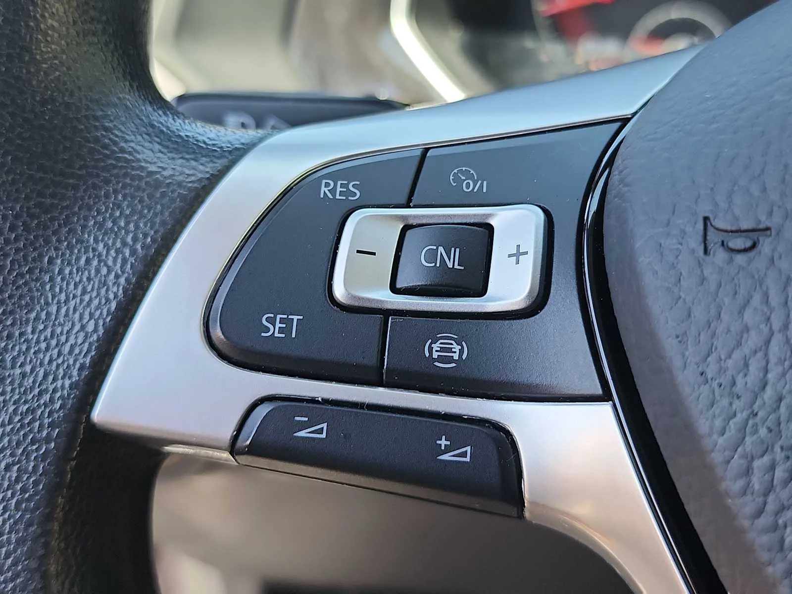 Used 2021 Platinum Gray Metallic Volkswagen S image 27