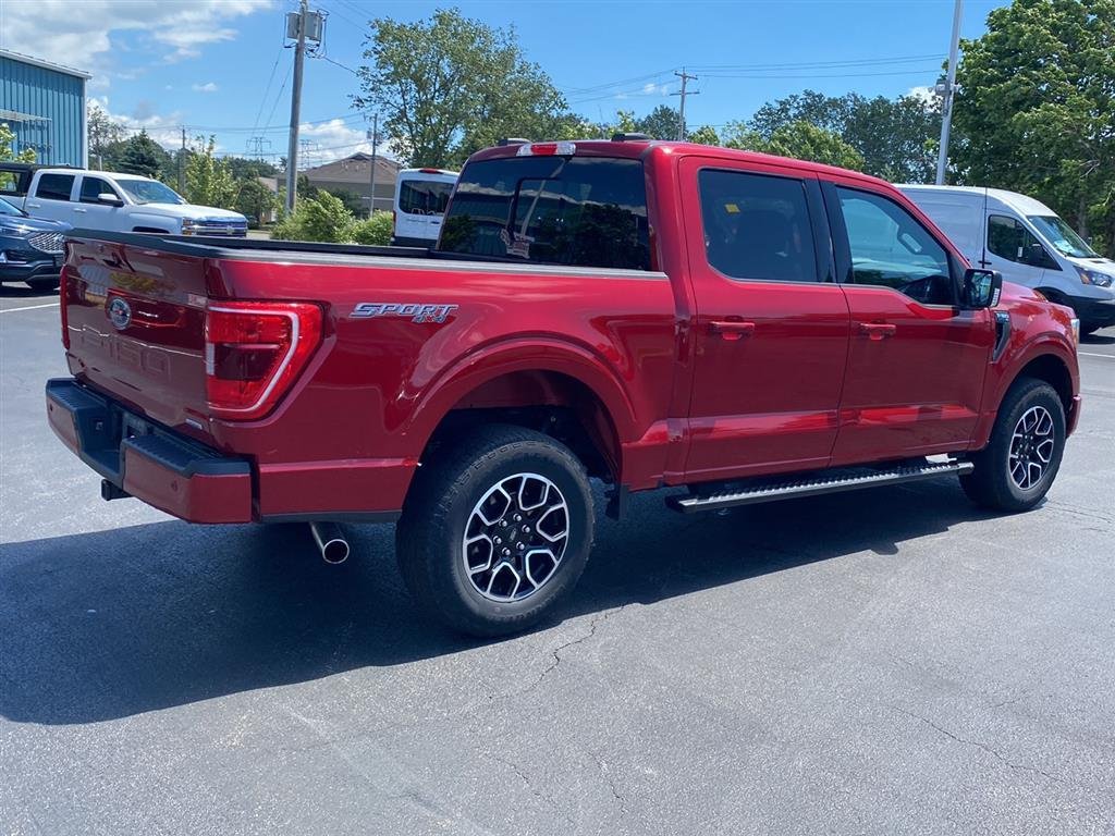 Used 2022 Rapid Red Metallic Tinted Clearcoat Ford XLT image 10
