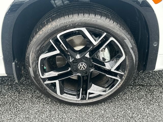 New 2026 White Volkswagen 2.0T SEL R-Line Turbo image 12