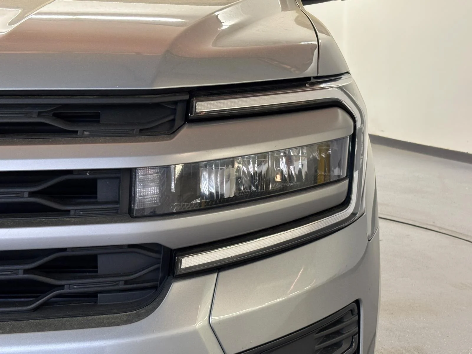 Used 2022 Iconic Silver Metallic Ford XLT image 4