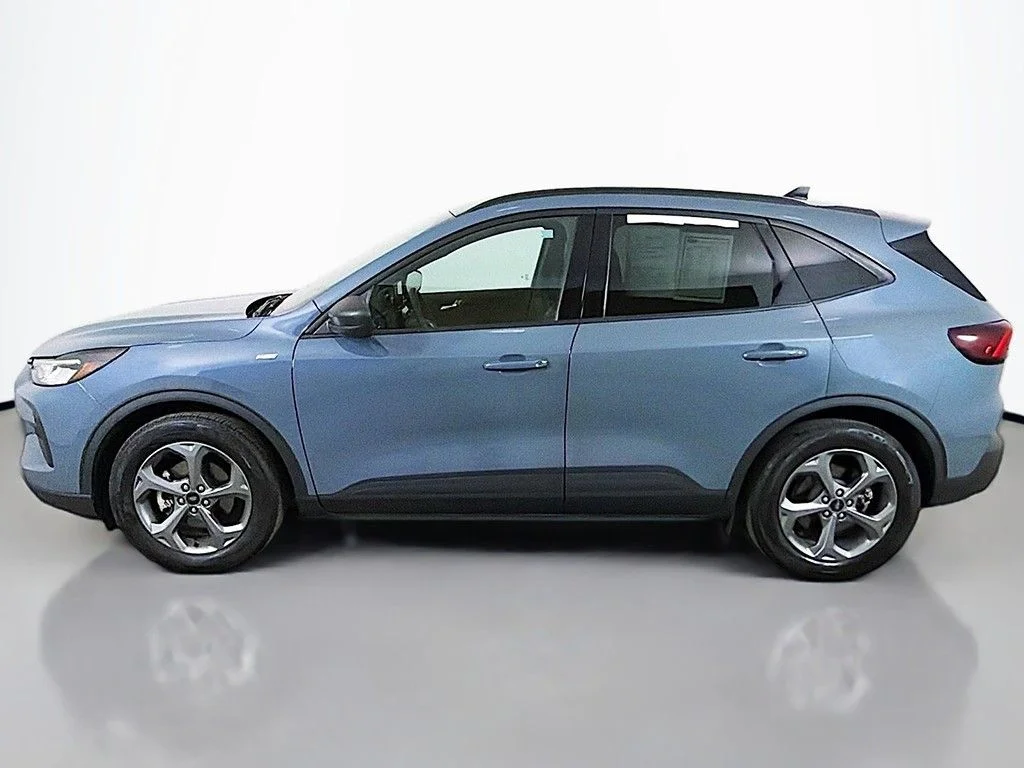 Used 2025 Vapor Blue Metallic Ford ST-Line image 13
