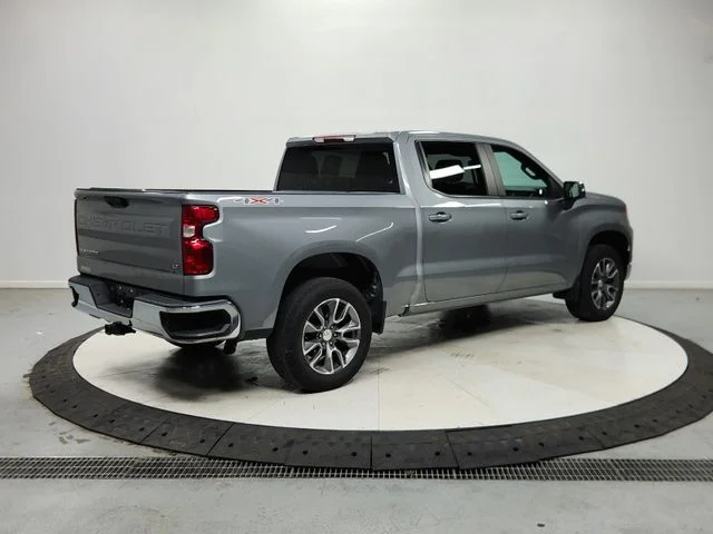 Used 2024 Gray Chevrolet LT image 8
