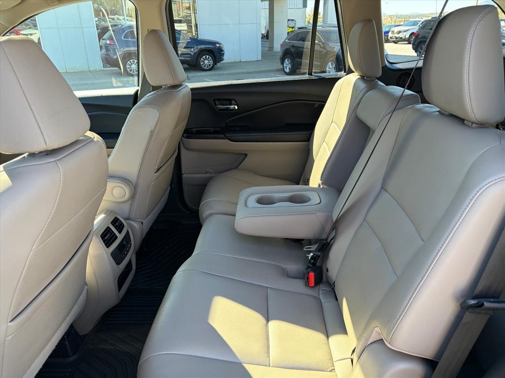 Used 2018 White Diamond Pearl Honda EX-L image 20