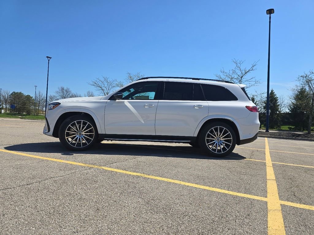 New 2026 MANUFAKTUR Moonlight White Metallic Mercedes-Benz GLS 580 image 54