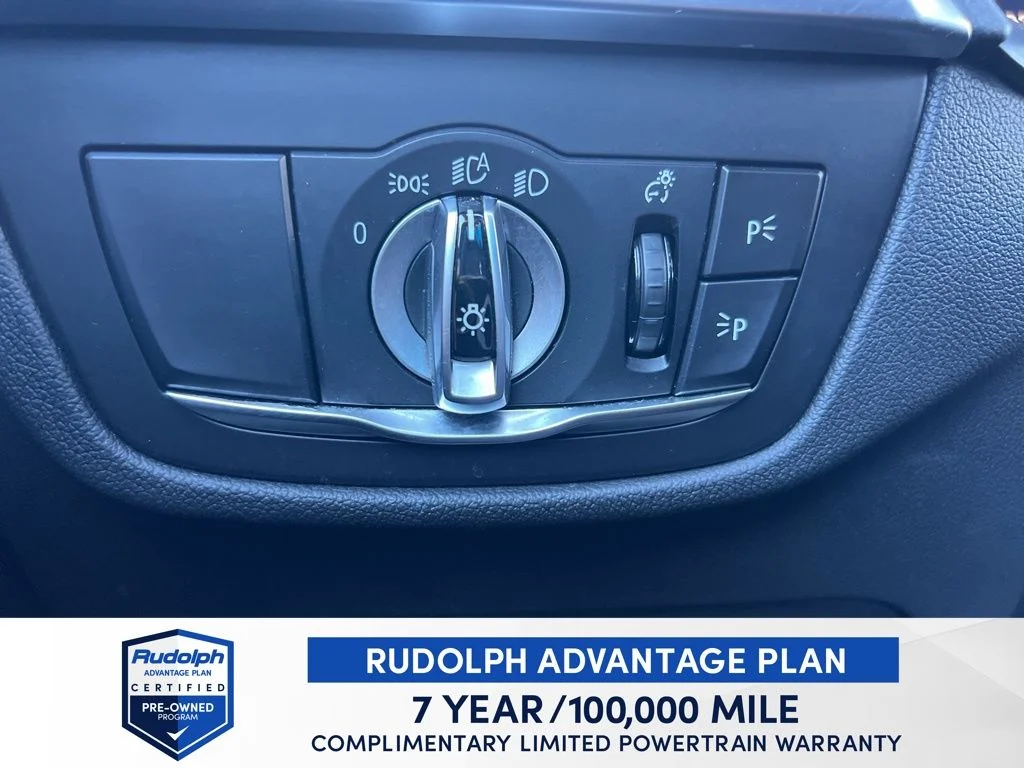 Used 2024 Gray BMW sDrive30i image 40