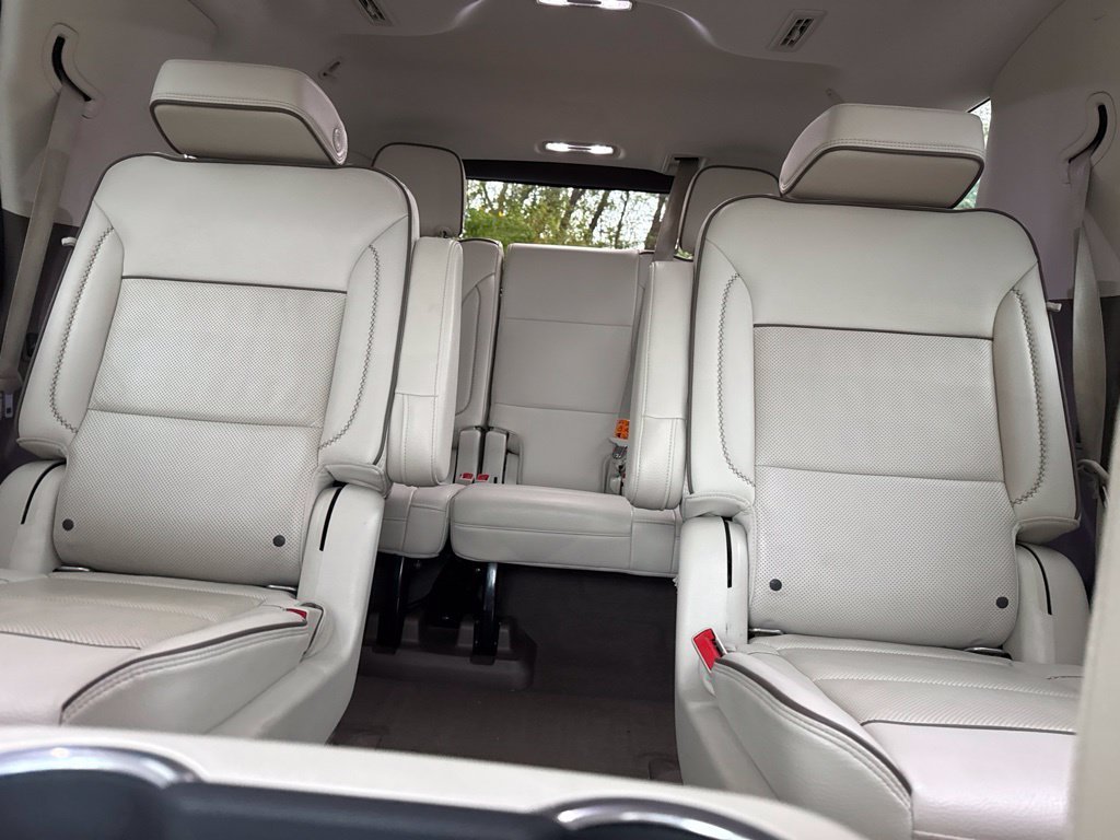 Used 2022 White GMC Denali image 25