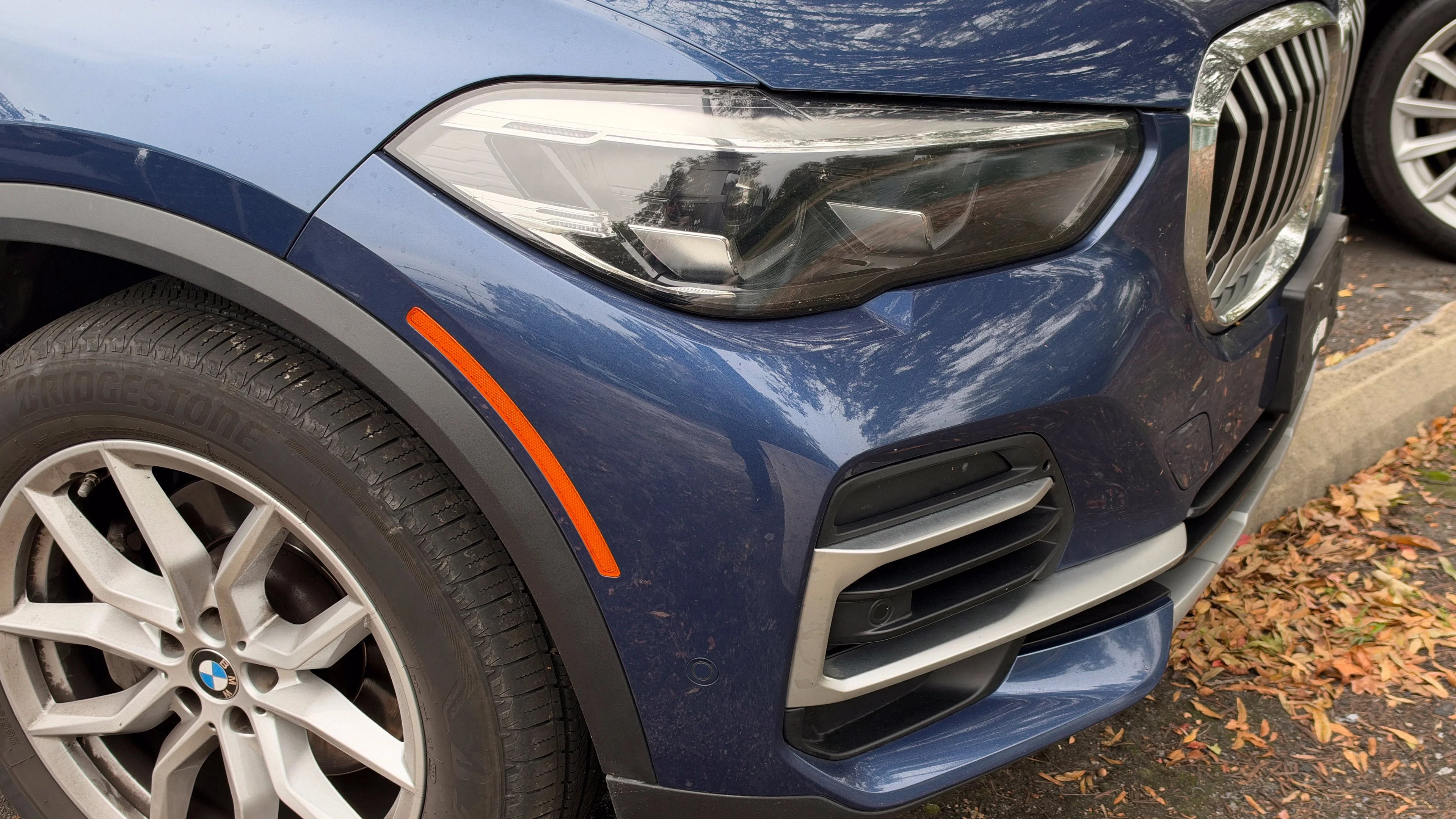 Used 2022 Phytonic Blue Metallic BMW xDrive40i image 2