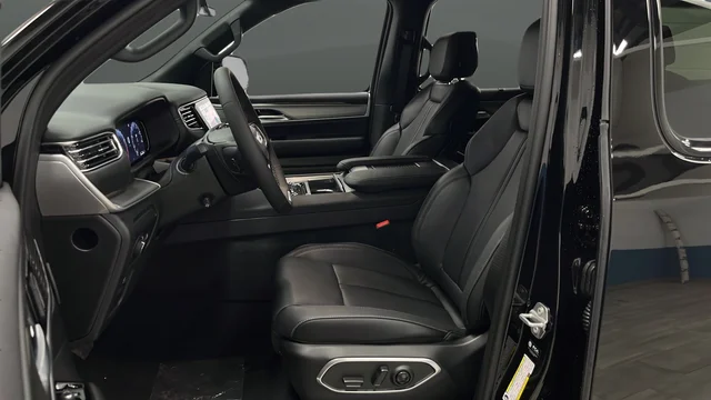 New 2026 High Gloss Black Exterior Paint Jeep Limited Altitude image 9