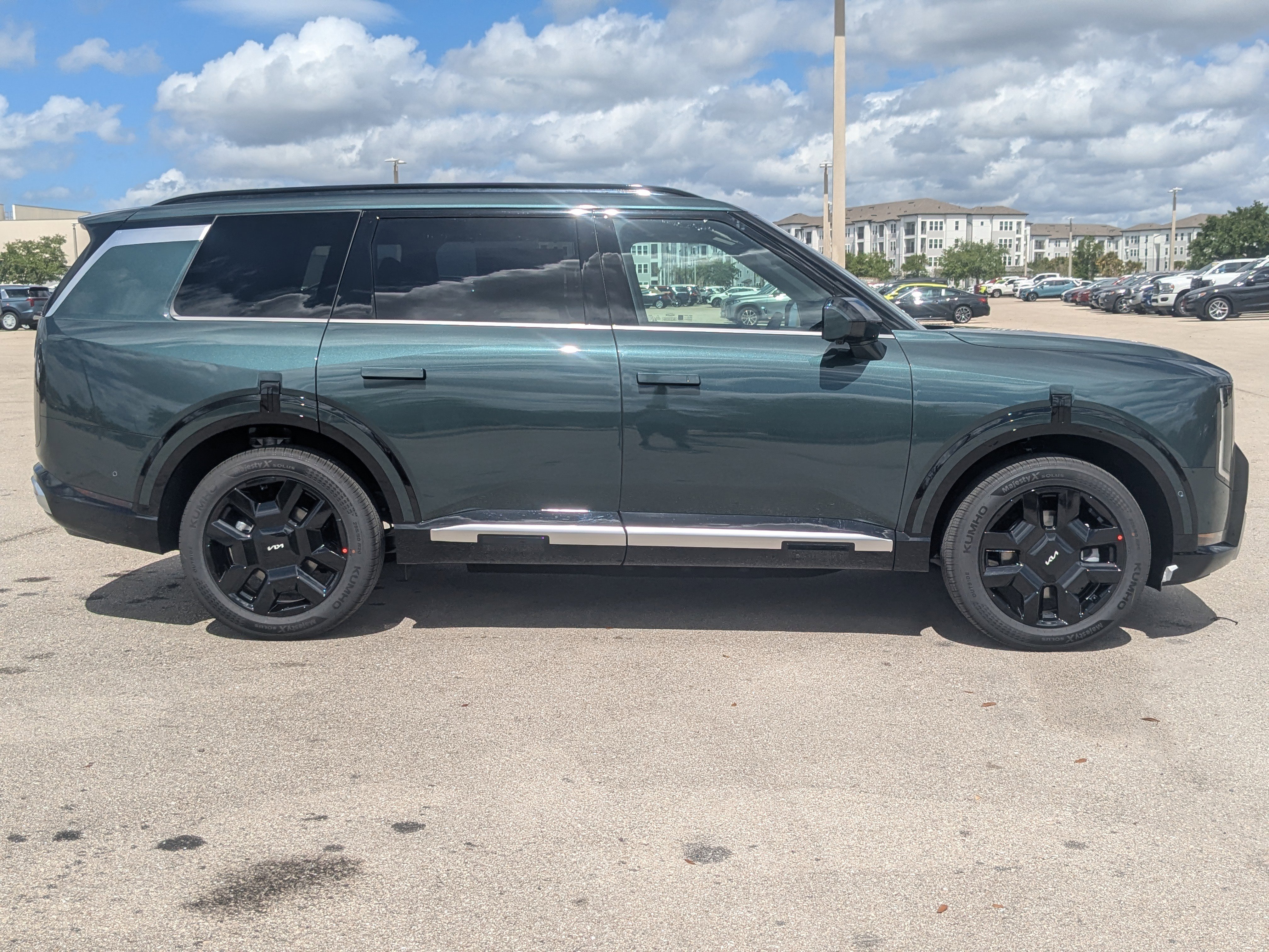New 2027 Black Jade Green Kia SX image 4