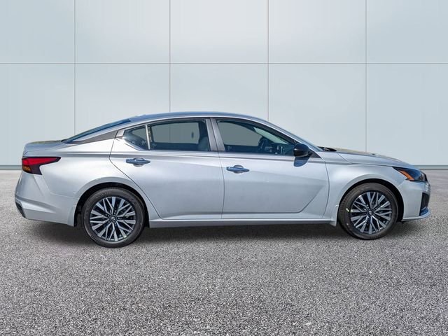 New 2025 Brilliant Silver Metallic Nissan SV image 4