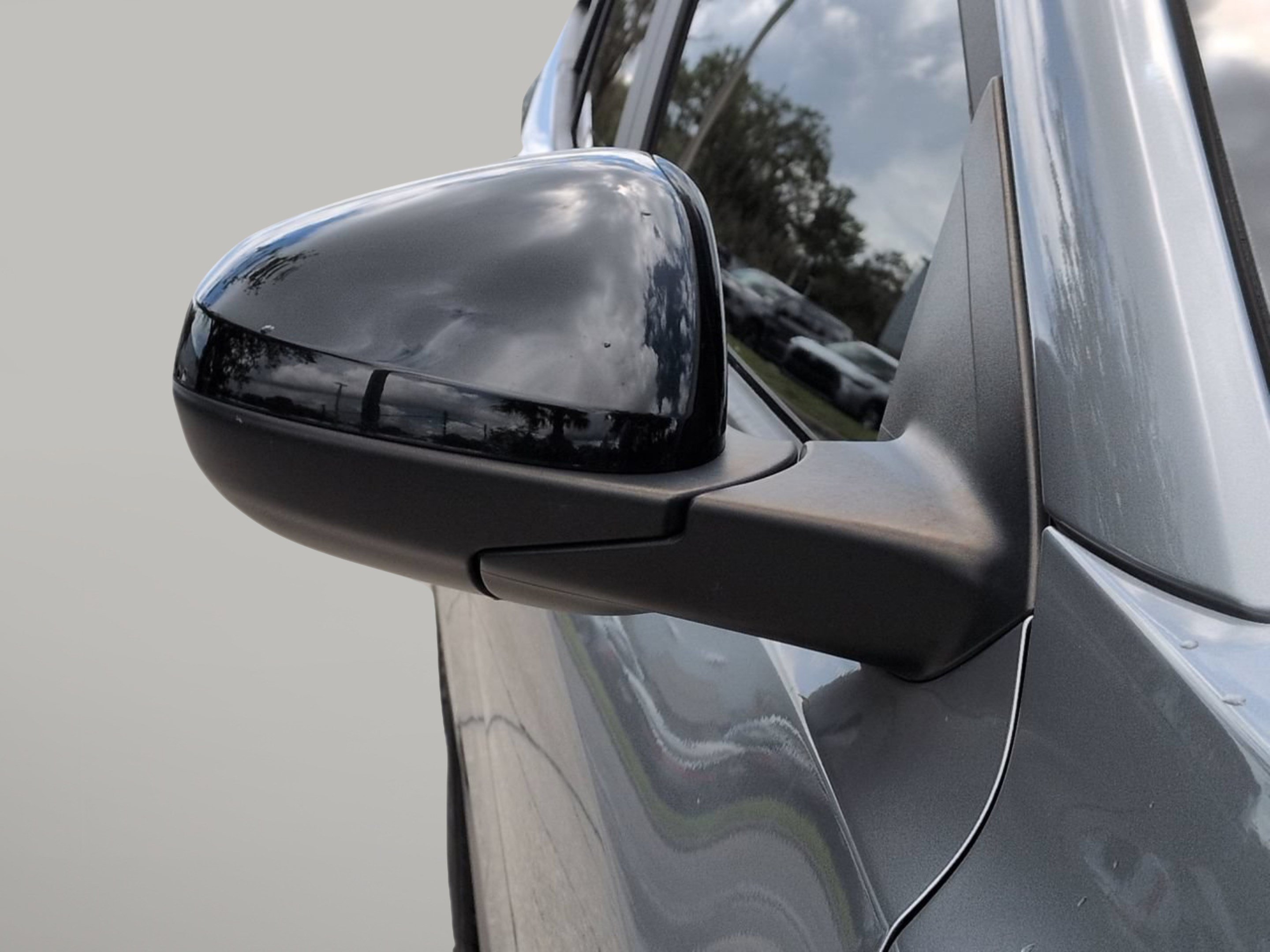 Used 2025 Sterling Gray Metallic Chevrolet 1RS image 14