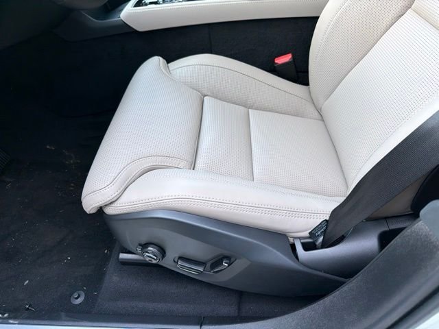 New 2026 White Volvo T8 Ultra image 15