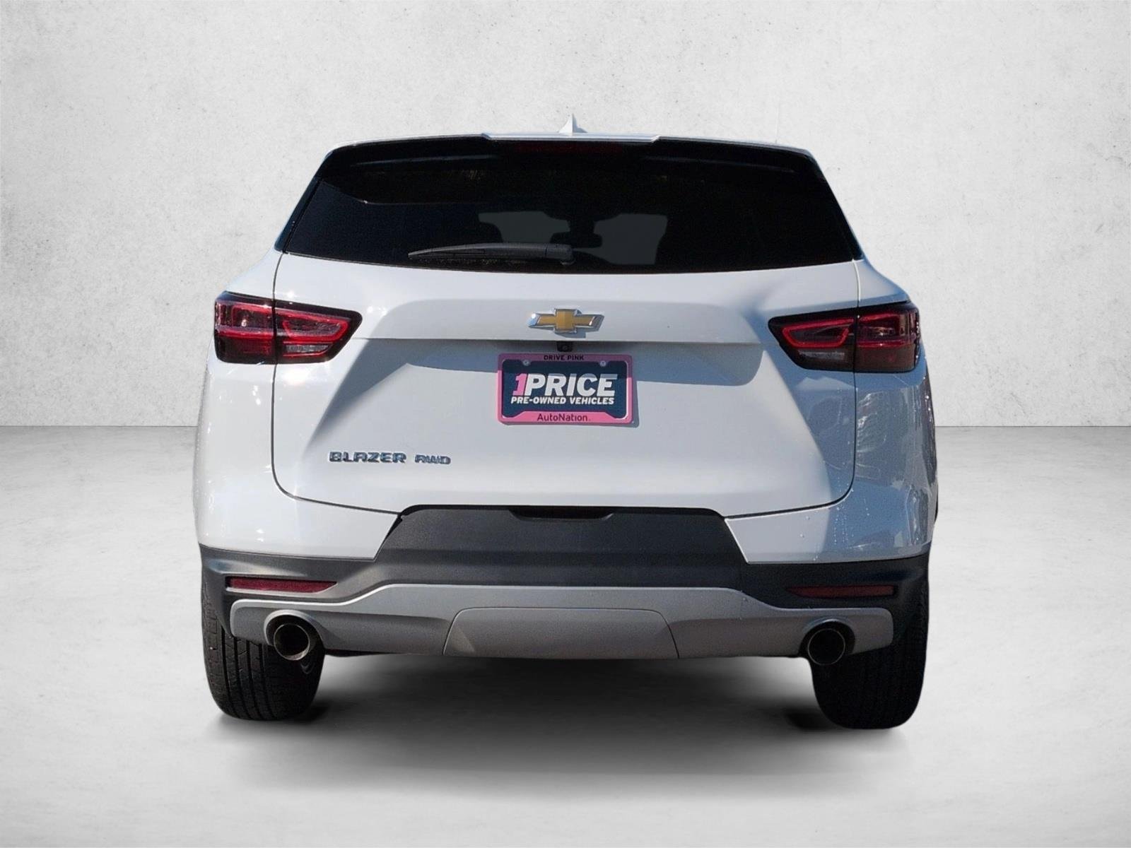 Used 2025 Summit White Chevrolet LT image 7
