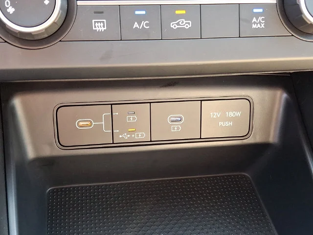 New 2027 Black Hyundai SE image 17