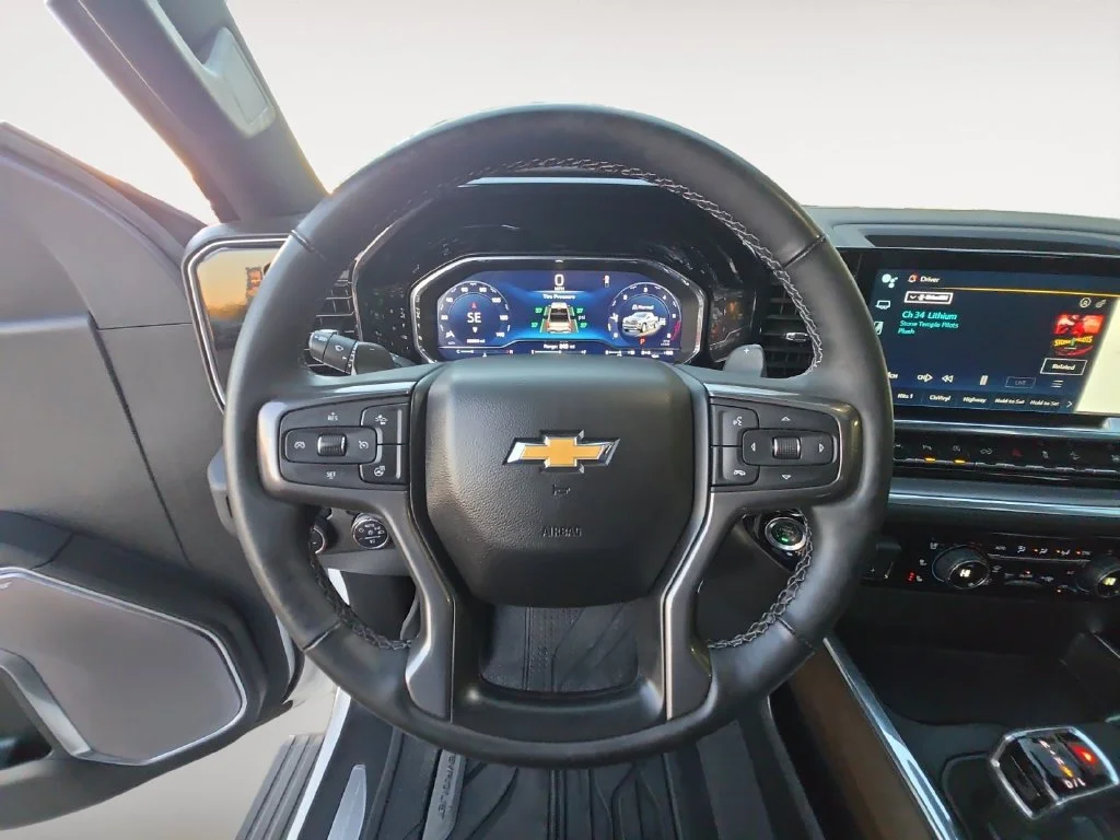 Used 2025 Beige Chevrolet High Country image 19