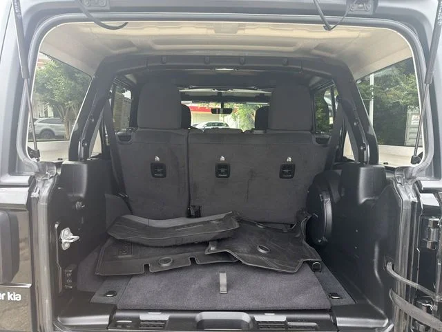 Used 2023 Black Jeep Sahara image 22