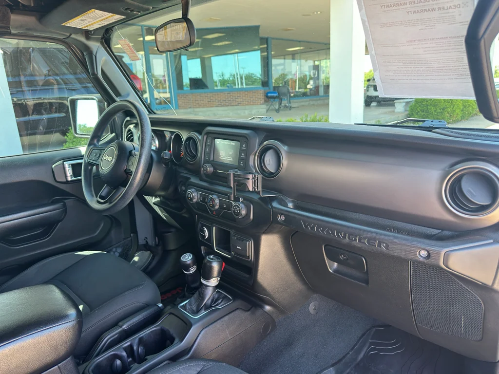 Used 2018 Sting-Gray Clearcoat Jeep Sport image 26