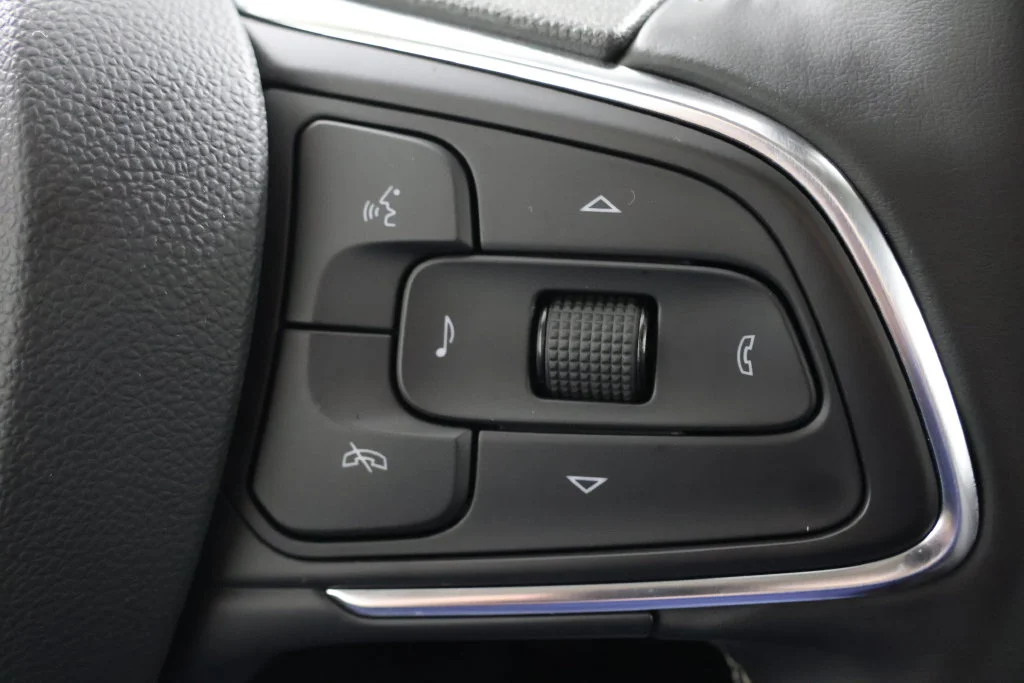 Used 2026 Summit White Buick Preferred image 12
