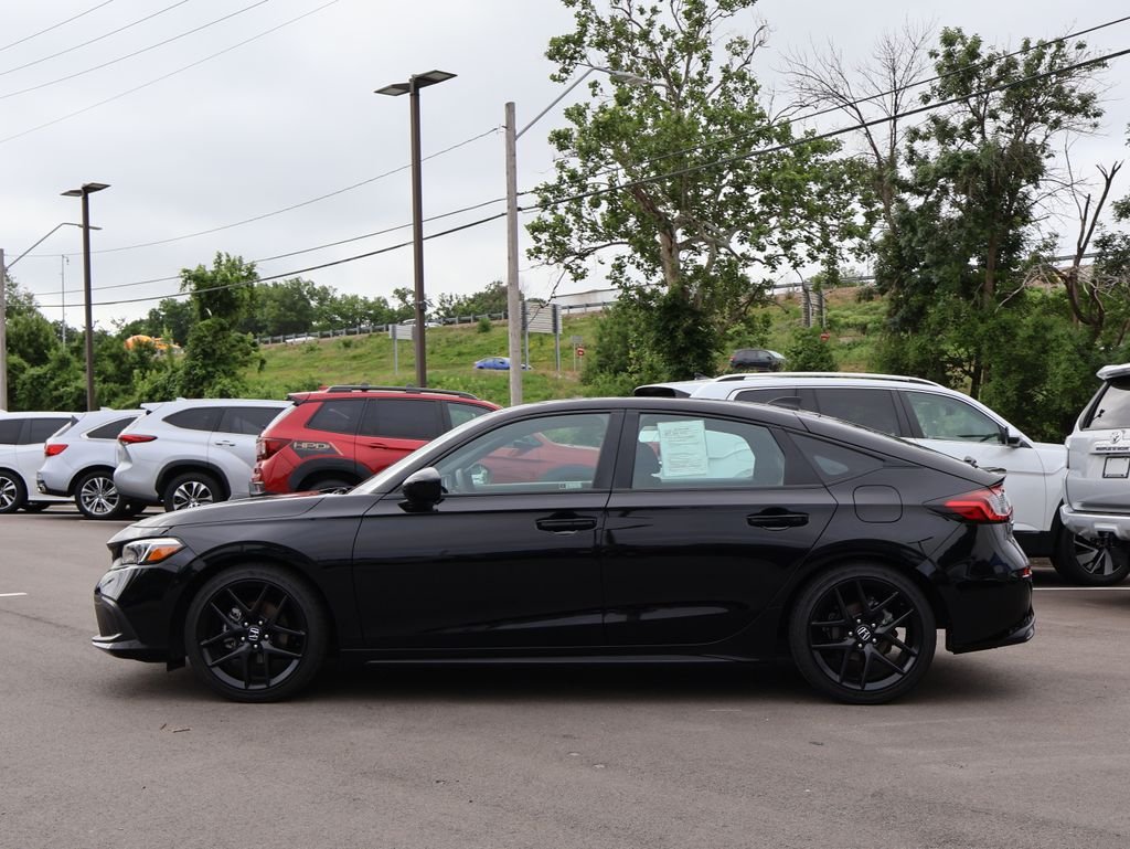 Used 2024  Honda Sport image 4