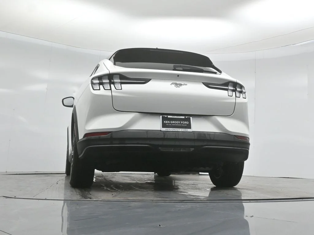 New 2026 Star White Metallic Tri-coat Ford Select image 45