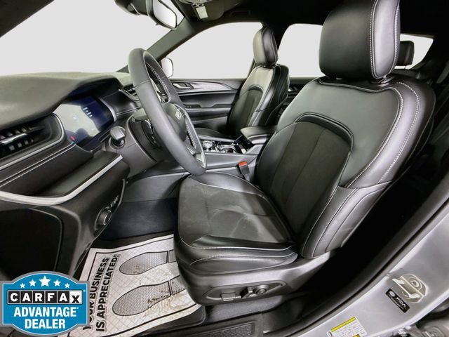 Used 2023 Silver Jeep Altitude image 19