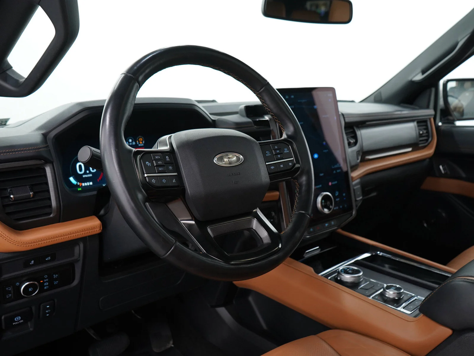Used 2023 Dark Matter Metallic Ford Platinum image 30
