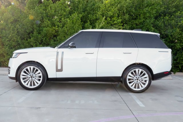 2026 Land Rover Range Rover SE - Photo 16