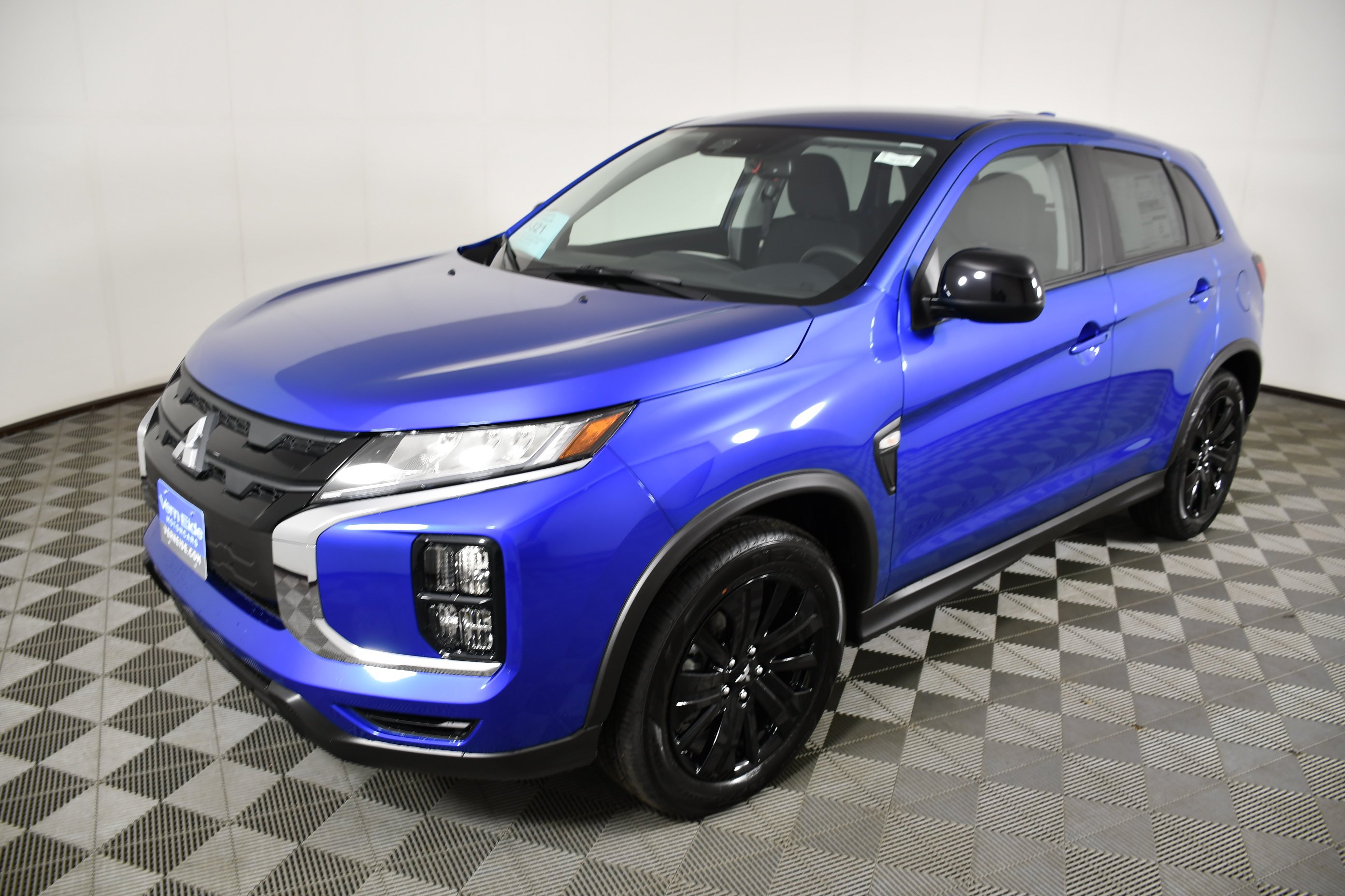 New 2027 Octane Blue Metallic Mitsubishi 2.0 LE AWC image 10