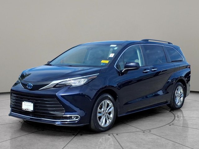 2022 Toyota Sienna XLE