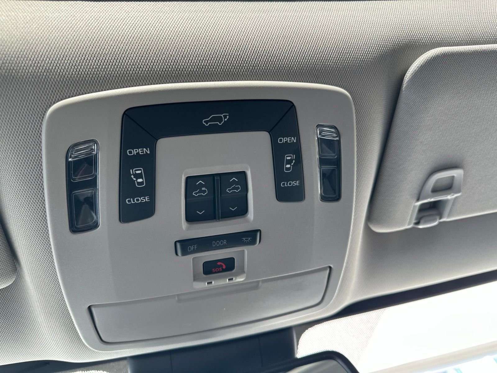 Used 2022 Beige Toyota XLE image 82