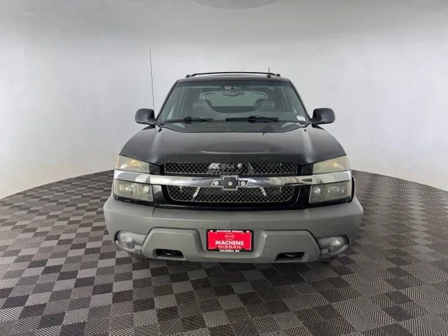 Used 2002 Chevrolet Avalanche Base with VIN 3GNEK13T52G334980 for sale in Columbia, MO