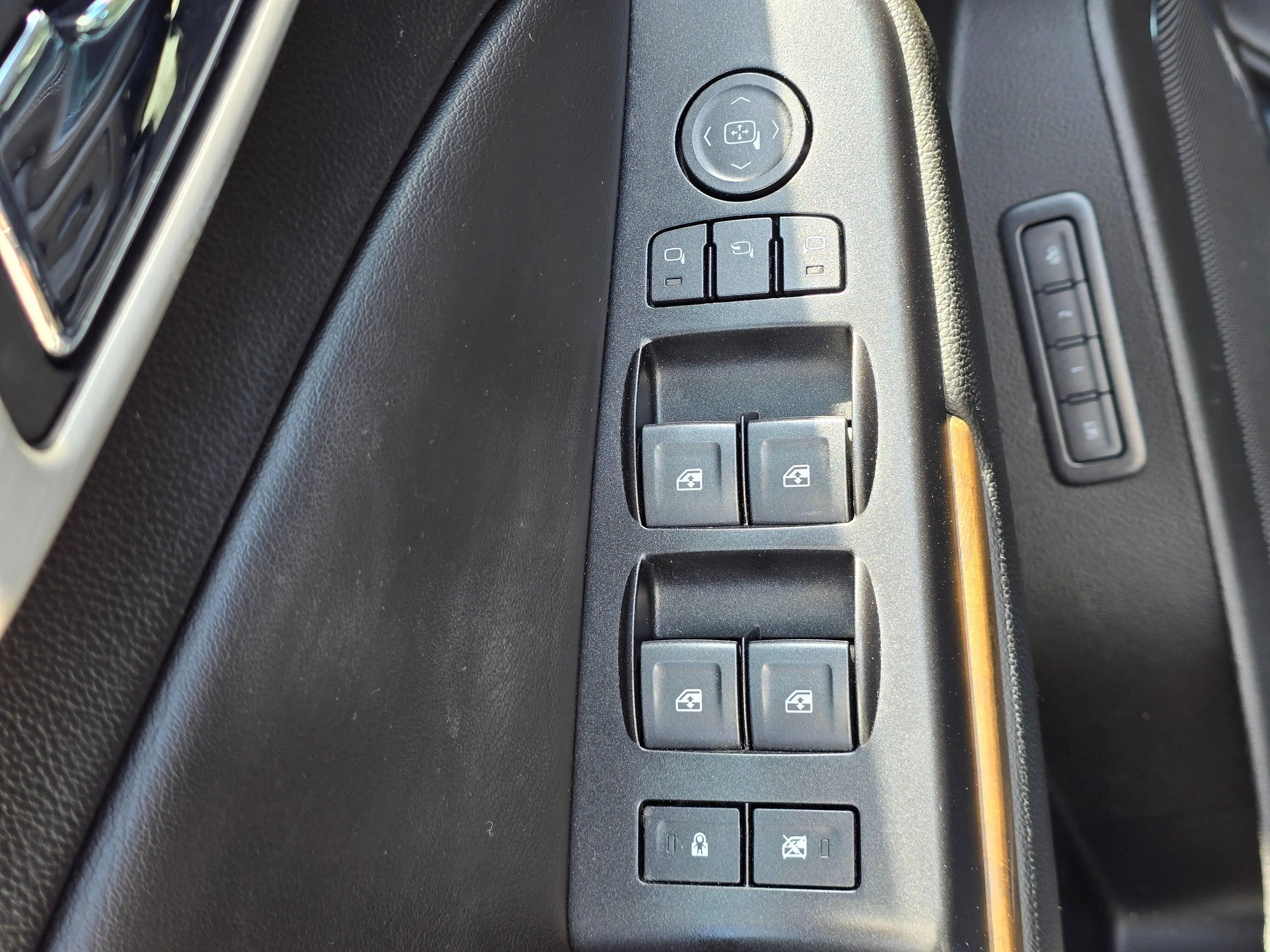 Used 2019 Sky GMC Denali image 17