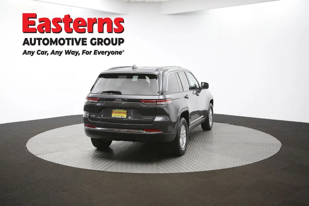 Used 2023 Gray Jeep Laredo image 39