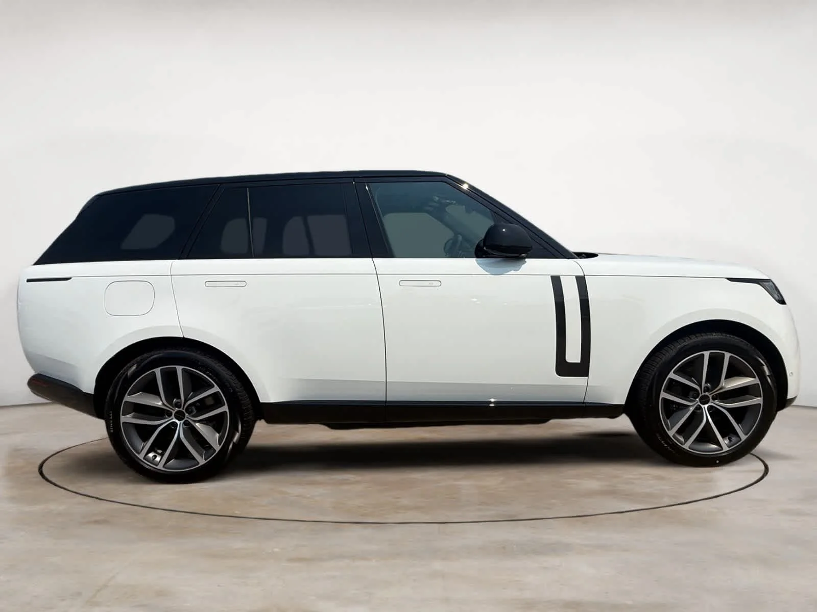 New 2026 Fuji White Land Rover P550e SWB image 6