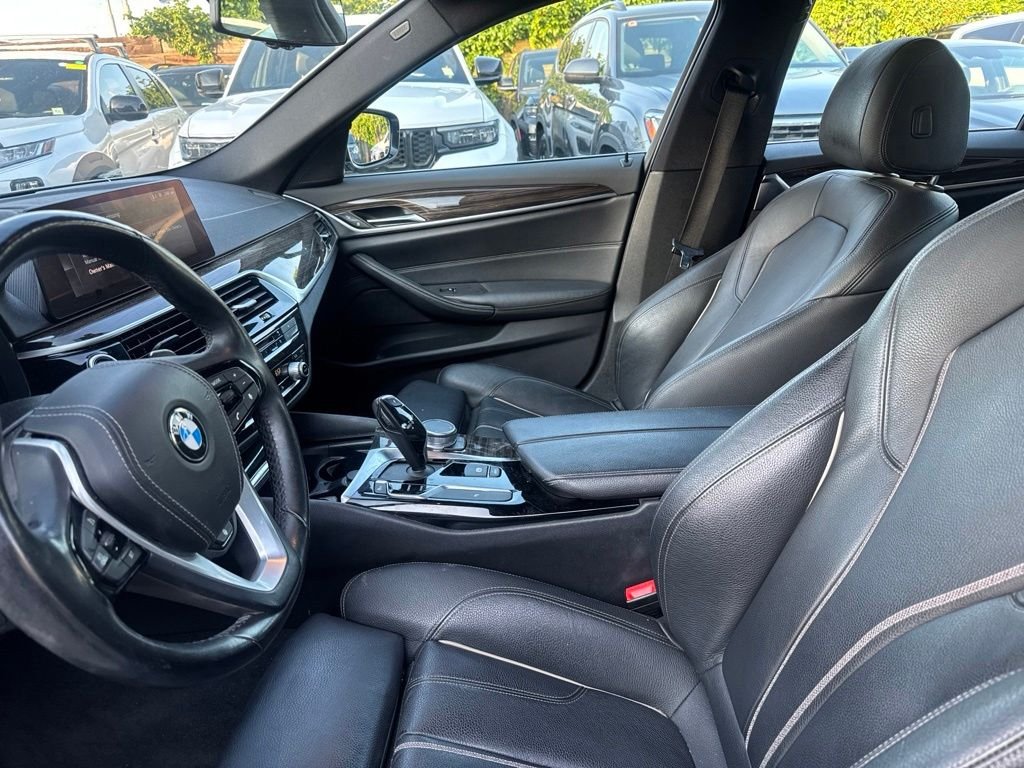 Used 2019 Silver BMW 530i xDrive image 33